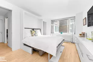 322 W 57th St, New York City, NY 10019 - Photo 6