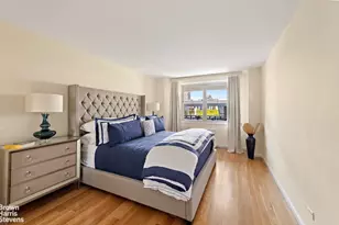 165 W 66th St, New York City, NY 10023 - Photo 6