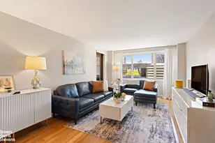 165 W 66th St, New York City, NY 10023 - Photo 2