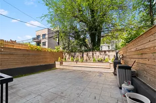 499 Van Buren St, New York City, NY 11221 - Photo 28