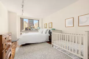 242 E 25th St, New York City, NY 10010 - Photo 10