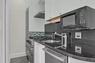 127 E 69th St, New York City, NY 10021 - Photo 4