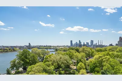 200 E End Avenue #12F, New York City, NY 10128 - Photo 2