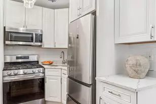 421 E 78th St, New York City, NY 10075 - Photo 4