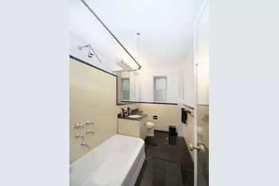 915 E 17th Street #109, New York City, NY 11230 - Photo 12