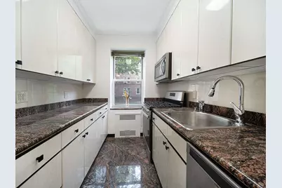 915 E 17th Street #109, New York City, NY 11230 - Photo 6
