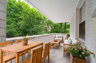 915 E 17th St, New York City, NY 11230 - Photo 4