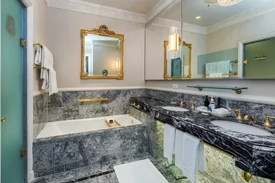 2 E 55th Street #112129, New York City, NY 10022 - Photo 10