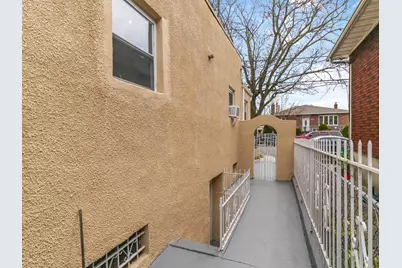 21-52 48th Street, New York City, NY 11105 - Photo 24