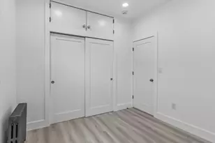 21-52 48th St, New York City, NY 11105 - Photo 18