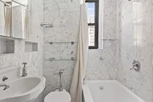 10 Mitchell Pl, New York City, NY 10017 - Photo 4