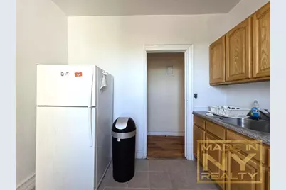 121-06 109th Avenue #D9, New York, NY 11420 - Photo 2