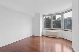500 W 43rd St, New York City, NY 10036 - Photo 4
