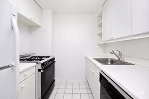 106 Central Park S, New York City, NY 10019 - Photo 4