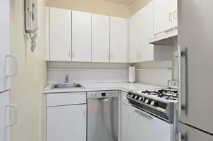220 E 67th St, New York City, NY 10065 - Photo 6