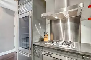 200 E 61st St, New York City, NY 10065 - Photo 20