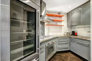 200 E 61st St, New York City, NY 10065 - Photo 22