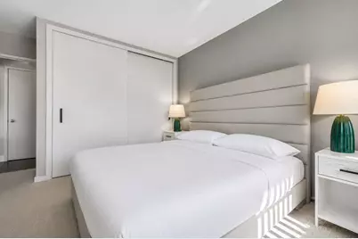 200 E 61st Street #35B, New York City, NY 10065 - Photo 4