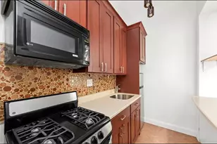 342 W 56th St, New York City, NY 10019 - Photo 2