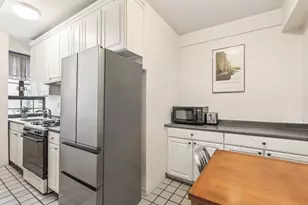 211 E 35th St, New York City, NY 10016 - Photo 4