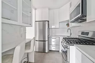 300 E 74th St, New York City, NY 10021 - Photo 6