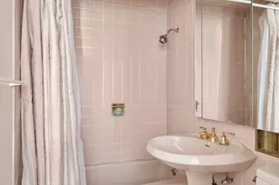 77 W 55th St, New York City, NY 10019 - Photo 4