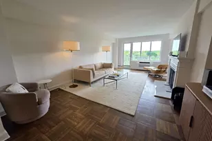 40 Central Park S, New York, NY 10019 - Photo 2