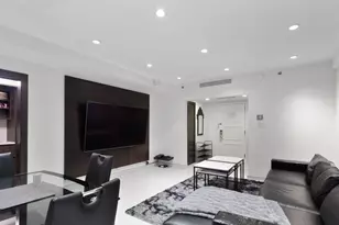 160 Central Park S, New York City, NY 10019 - Photo 2