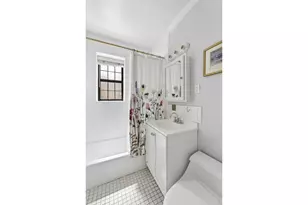 68-12 Burns St, New York City, NY 11375 - Photo 10