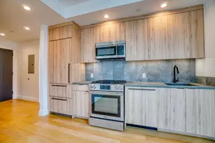 24-16 Queens Plaza S, New York City, NY 11101 - Photo 4
