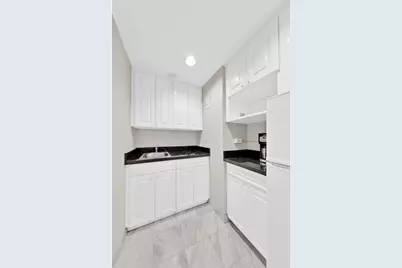 111 E 56th Street #1202, New York City, NY 10022 - Photo 4