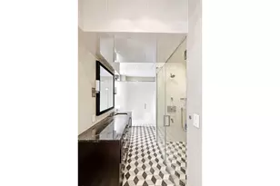111 E 56th St, New York City, NY 10022 - Photo 4