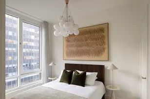 135 E 47th St, New York City, NY 10017 - Photo 2