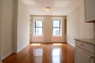 349 W 44th St, New York City, NY 10036 - Photo 2