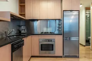 301 E 45th St, New York City, NY 10017 - Photo 4