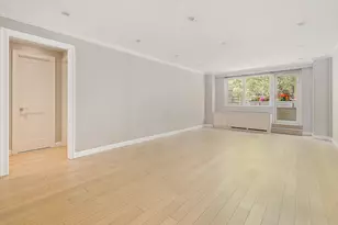 205 E 63rd St, New York City, NY 10065 - Photo 2