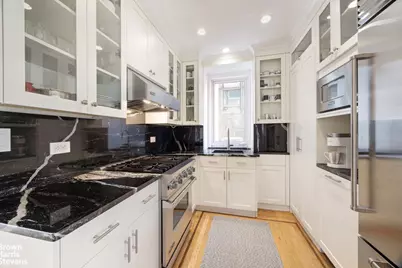 128 Central Park S #12A, New York City, NY 10019 - Photo 22