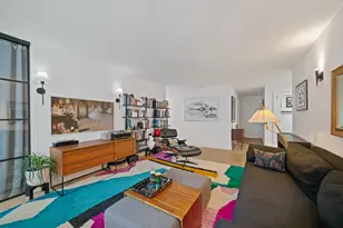 196 E 75th St, New York City, NY 10021 - Photo 2