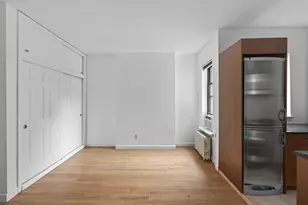 348 W 56th St, New York, NY 10019 - Photo 4
