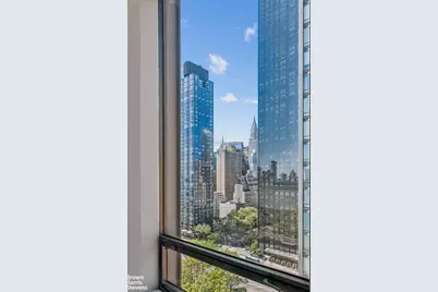 870 United Nations Plaza #20B, New York City, NY 10017 - Photo 12