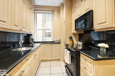 470 Park Avenue #3B, New York City, NY 10022 - Photo 4