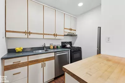 31 Pierrepont Street #3B, New York City, NY 11201 - Photo 6