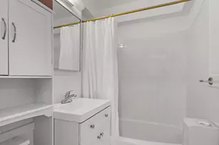 175 W 13th St, New York, NY 10011 - Photo 8