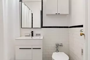 433 W 34th St., New York City, NY 10001 - Photo 4