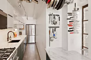 35 W 90th St, New York City, NY 10024 - Photo 4