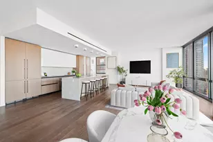 302 E 96th St, New York, NY 10128 - Photo 4