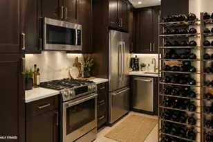 305 E 40th St, New York City, NY 10016 - Photo 2