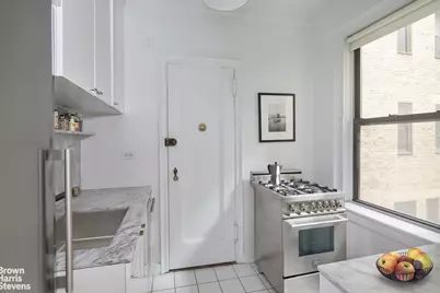 425 E 51st Street #2D, New York, NY 10022 - Photo 4