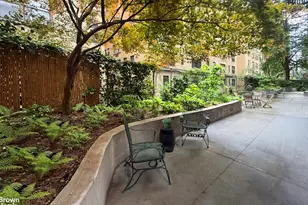 425 E 51st St, New York, NY 10022 - Photo 8