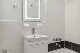 400 E 17th St, New York City, NY 11226 - Photo 4